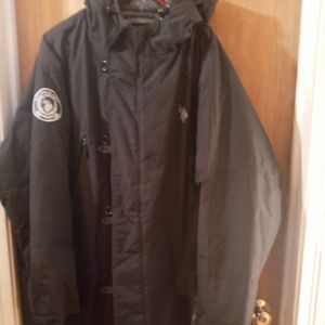 A MENS 3X BLACK POLO WINTER COAT